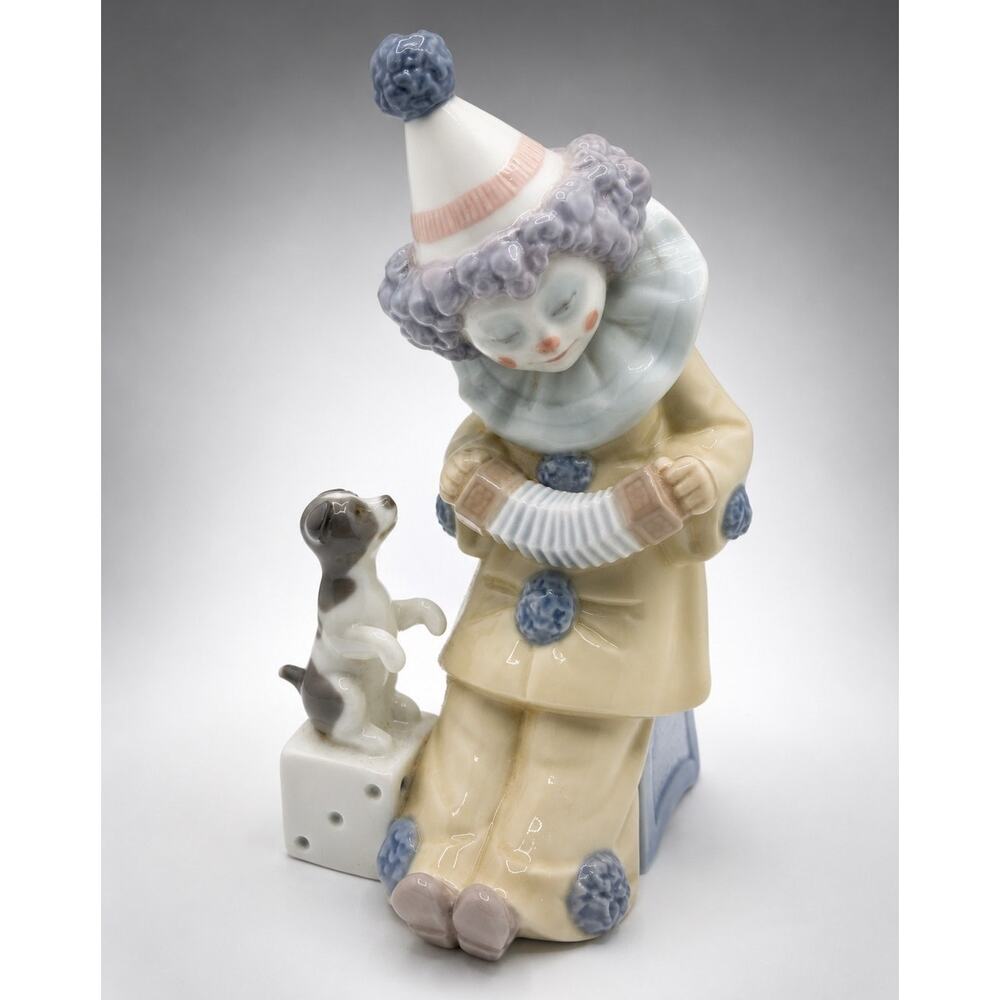 Vintage Lladró Porcelain Clown Pierrot Playing Accordion w/ Puppy Dog Figurine